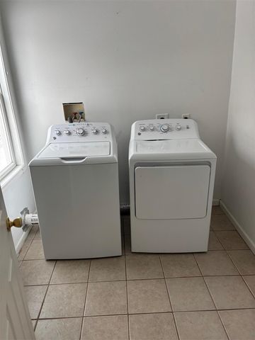 415 S Main Street, Lawton, MI 49065