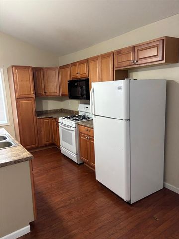 415 S Main Street, Lawton, MI 49065