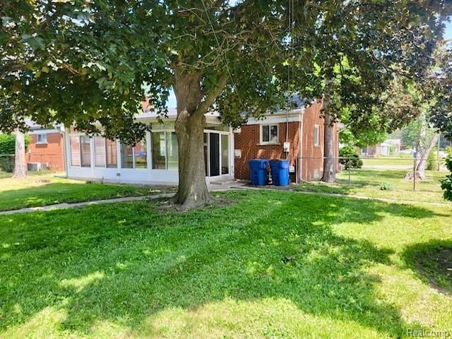 21307 Le Fever Avenue, Warren, MI 48091