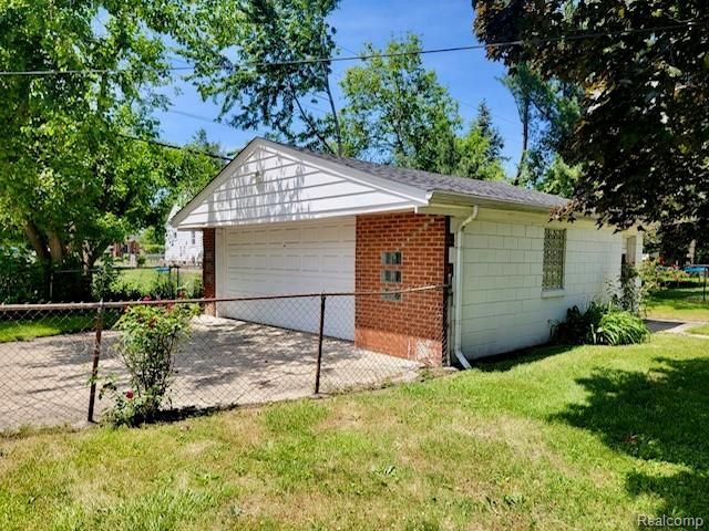 21307 Le Fever Avenue, Warren, MI 48091
