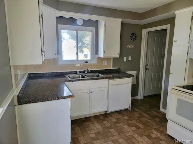 21307 Le Fever Avenue, Warren, MI 48091