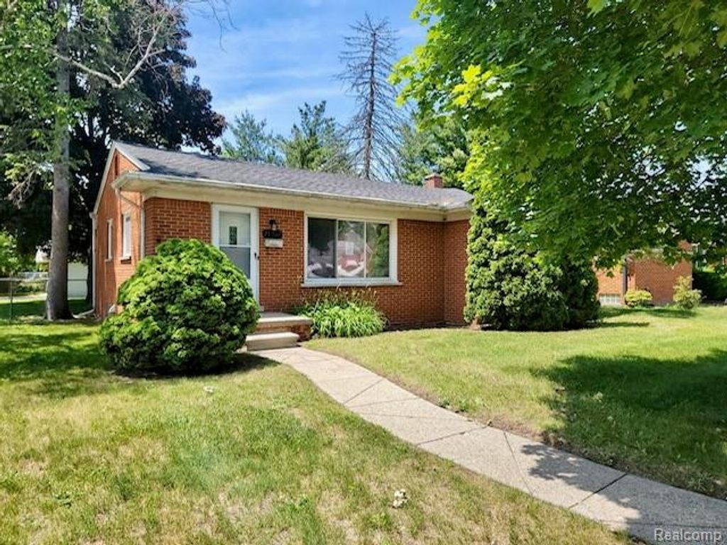 21307 Le Fever Avenue, Warren, MI 48091