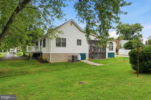 305 PROSPECT ST, La Plata, MD 20646
