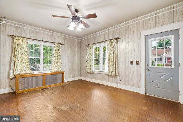 305 PROSPECT ST, La Plata, MD 20646