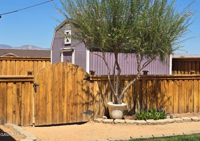 8313 Redwood Boulevard, California City, CA 93505