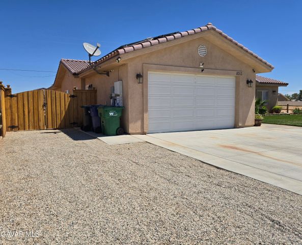 8313 Redwood Boulevard, California City, CA 93505