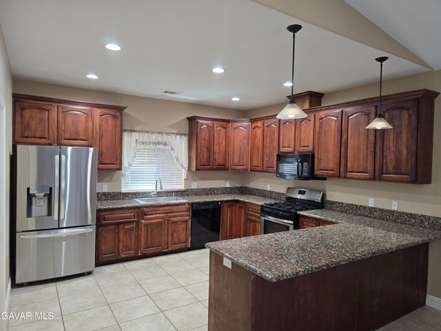 8313 Redwood Boulevard, California City, CA 93505