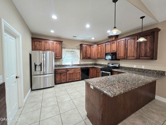 8313 Redwood Boulevard, California City, CA 93505