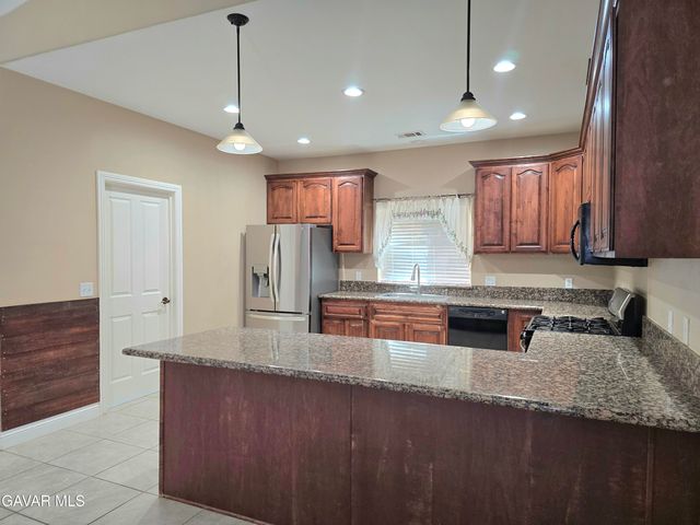 8313 Redwood Boulevard, California City, CA 93505