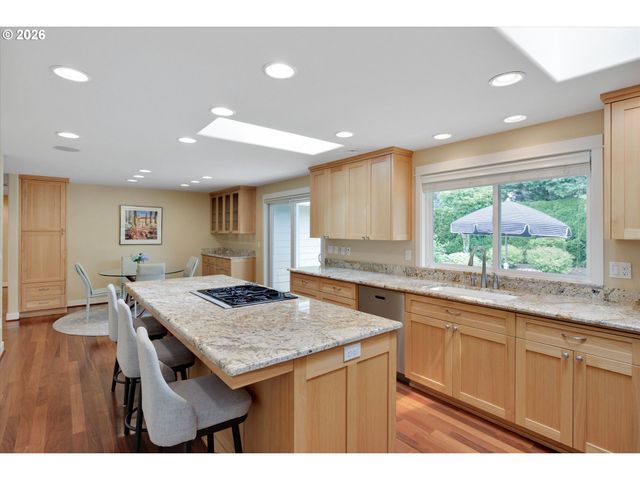 2790 N Maple St, Canby, OR 97013