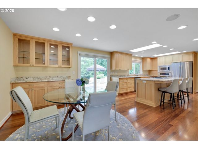 2790 N Maple St, Canby, OR 97013
