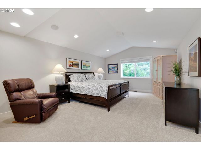 2790 N Maple St, Canby, OR 97013