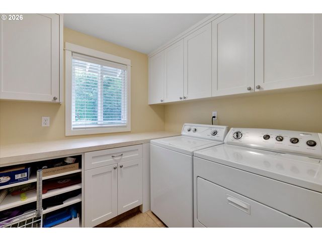 2790 N Maple St, Canby, OR 97013