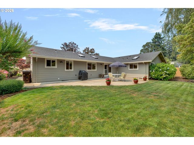 2790 N Maple St, Canby, OR 97013