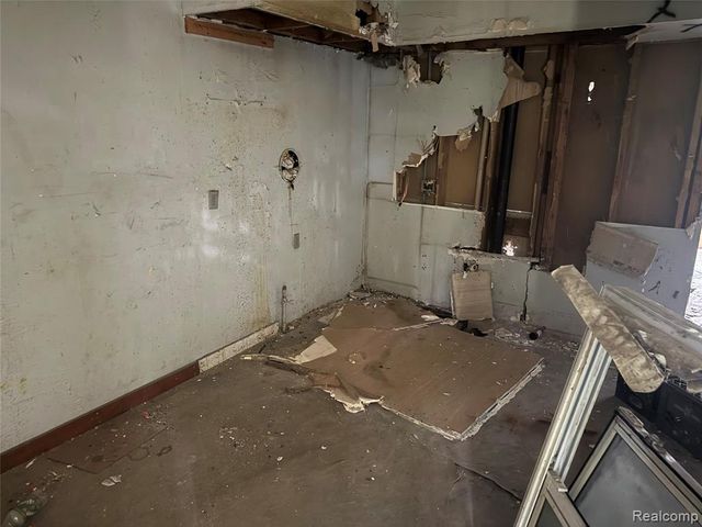 7934 Frontenac Street, Detroit, MI 48211