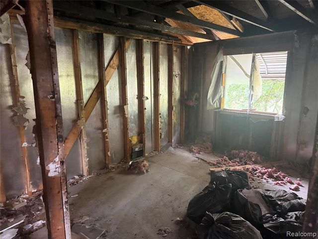 7934 Frontenac Street, Detroit, MI 48211