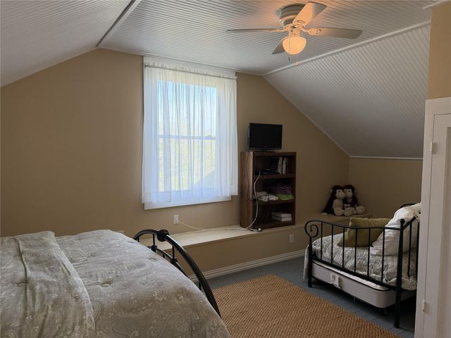 215 County Road 233, Hallettsville, TX 77964