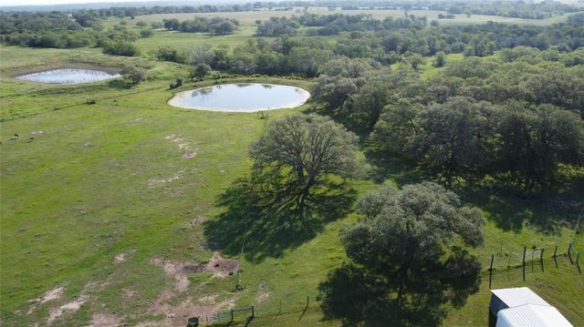 215 County Road 233, Hallettsville, TX 77964