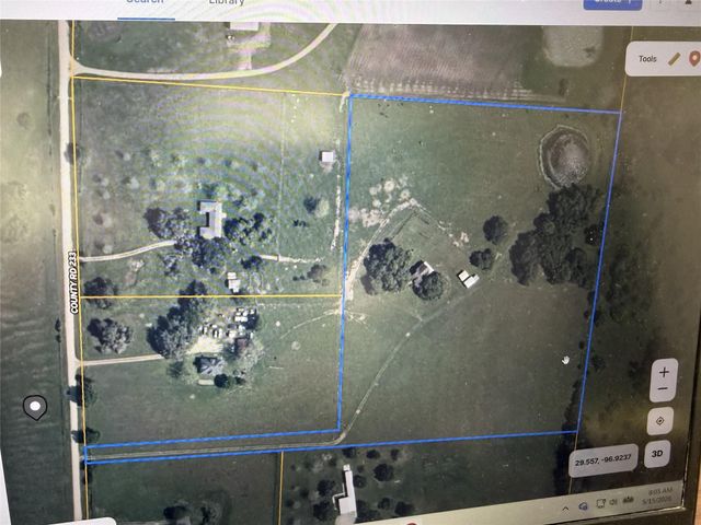 215 County Road 233, Hallettsville, TX 77964