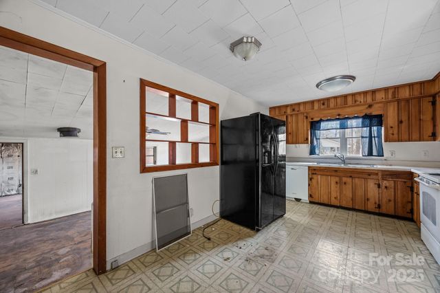 228 Grove Street, Brevard, NC 28712