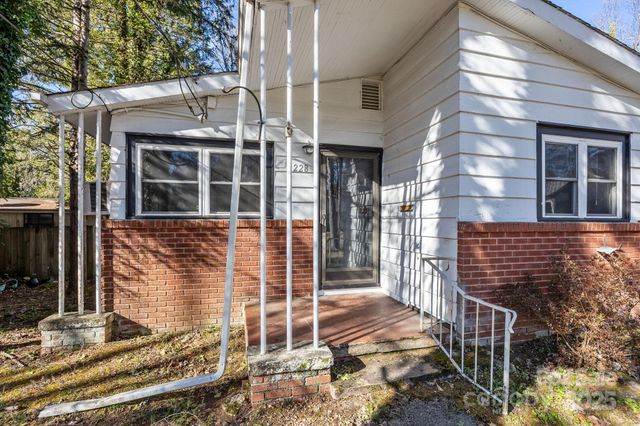 228 Grove Street, Brevard, NC 28712