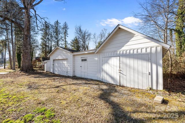 228 Grove Street, Brevard, NC 28712