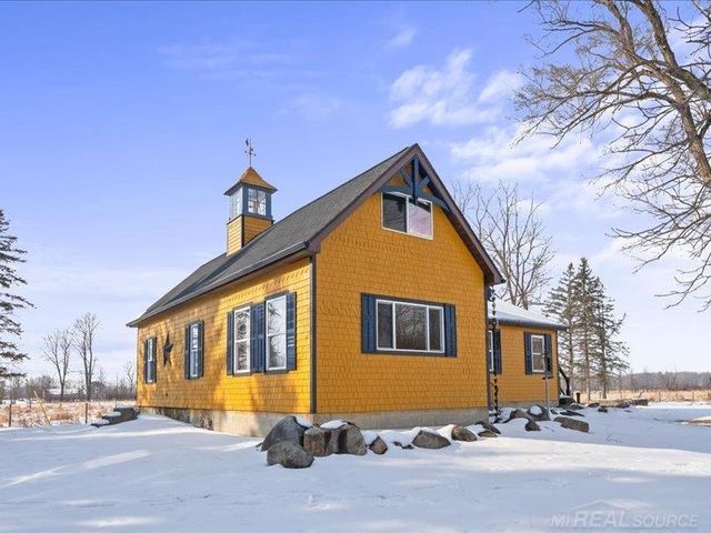 8839 Petz Road, Imlay City, MI 48444