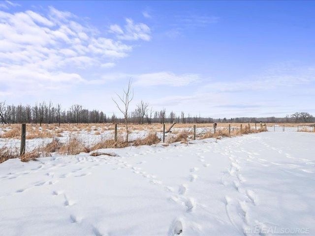 8839 Petz Road, Imlay City, MI 48444