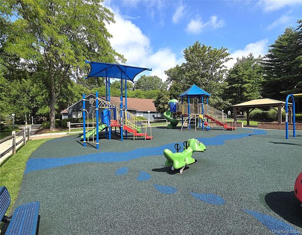 99 Eagle Ridge Way, Nanuet, NY 10954