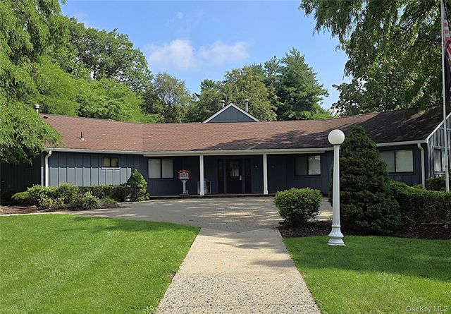 99 Eagle Ridge Way, Nanuet, NY 10954