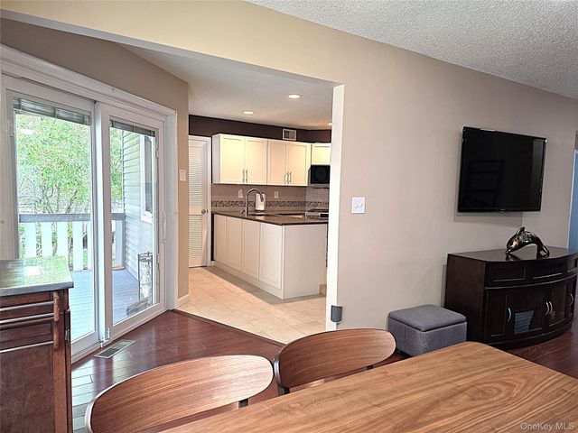 99 Eagle Ridge Way, Nanuet, NY 10954