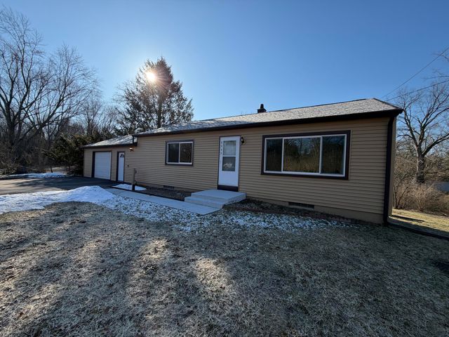 8949 Stadium Drive, Kalamazoo, MI 49009