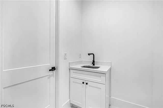 1633 NW 31st PL, Cape Coral, FL 33993