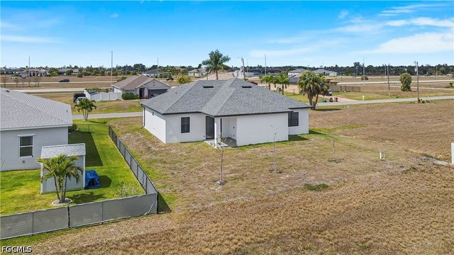 1633 NW 31st PL, Cape Coral, FL 33993