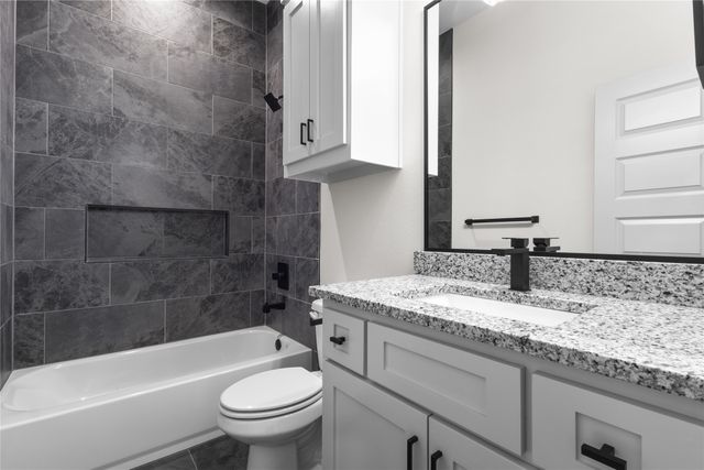 617 N DWIGHT Avenue, Dallas, TX 75211