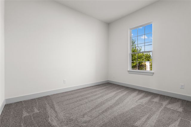 617 N DWIGHT Avenue, Dallas, TX 75211