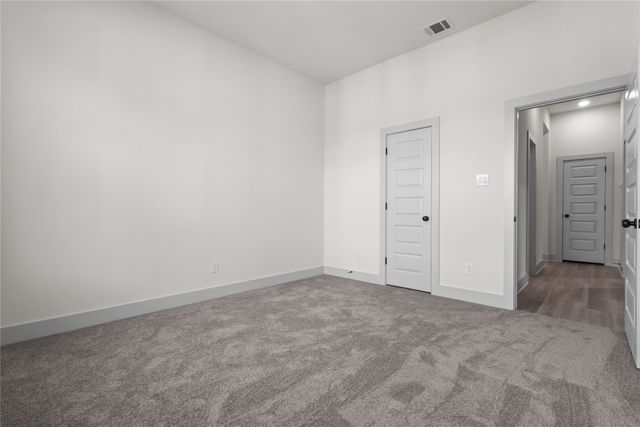 617 N DWIGHT Avenue, Dallas, TX 75211