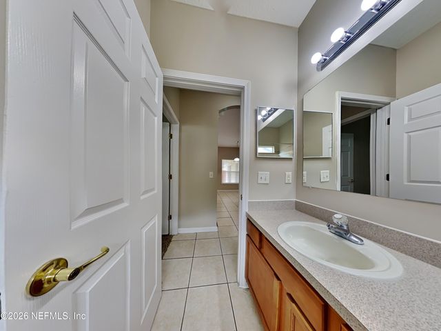 10136 LANCASHIRE Drive, Jacksonville, FL 32219
