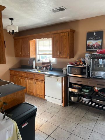 1096 Merrick Drive, Richmond, KY 40475