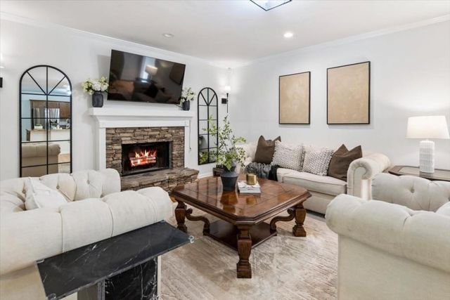 523 Summer Terrace, Woodstock, GA 30189