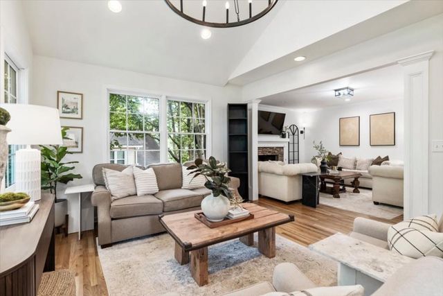 523 Summer Terrace, Woodstock, GA 30189