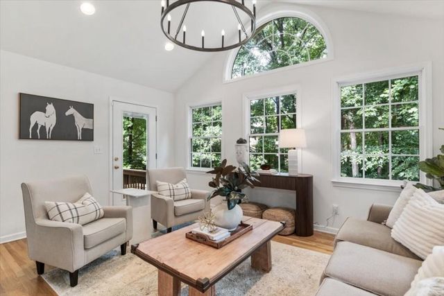 523 Summer Terrace, Woodstock, GA 30189