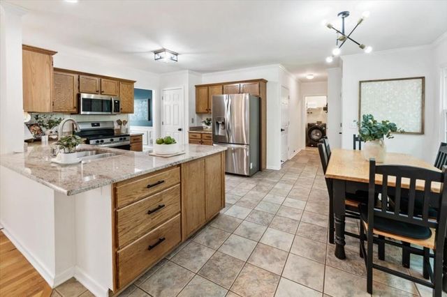 523 Summer Terrace, Woodstock, GA 30189