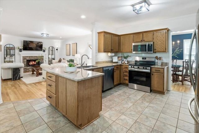 523 Summer Terrace, Woodstock, GA 30189