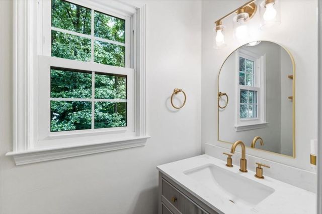 523 Summer Terrace, Woodstock, GA 30189