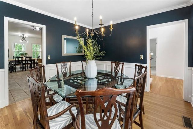 523 Summer Terrace, Woodstock, GA 30189