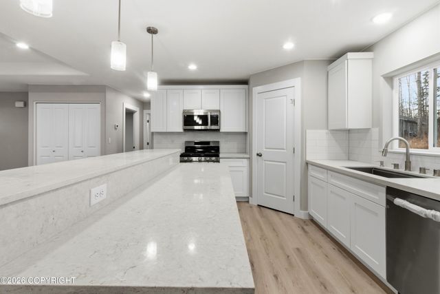 780 W Wood Star Drive, Wasilla, AK 99654