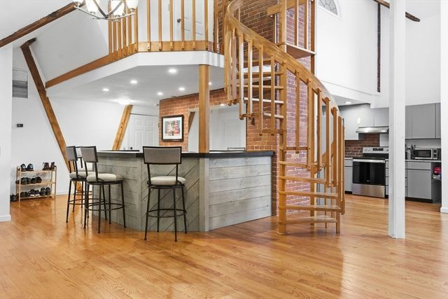 321 Plantation St 300, Worcester, MA 01604