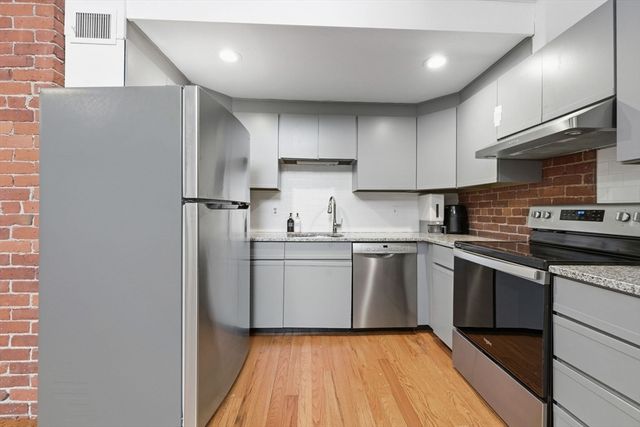 321 Plantation St 300, Worcester, MA 01604