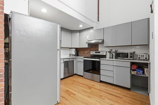 321 Plantation St 300, Worcester, MA 01604